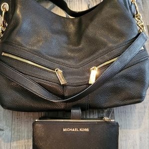 Michael Kors Hobo leather bag/crossbody with wristlet wallet